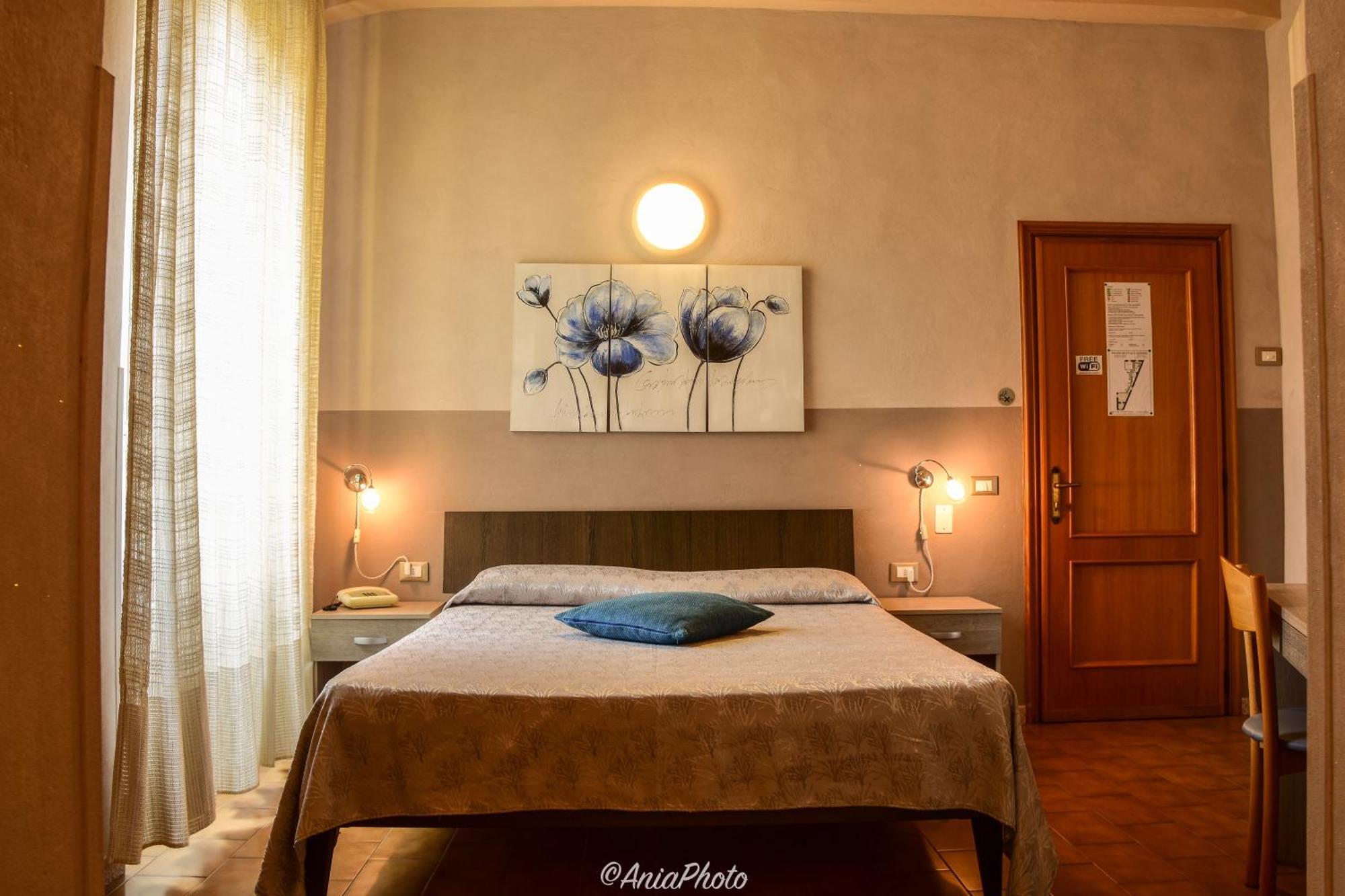 Albergo Florida Taggia Exterior photo