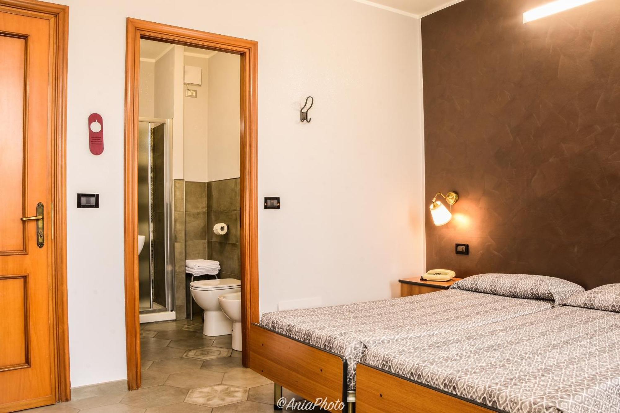 Albergo Florida Taggia Exterior photo
