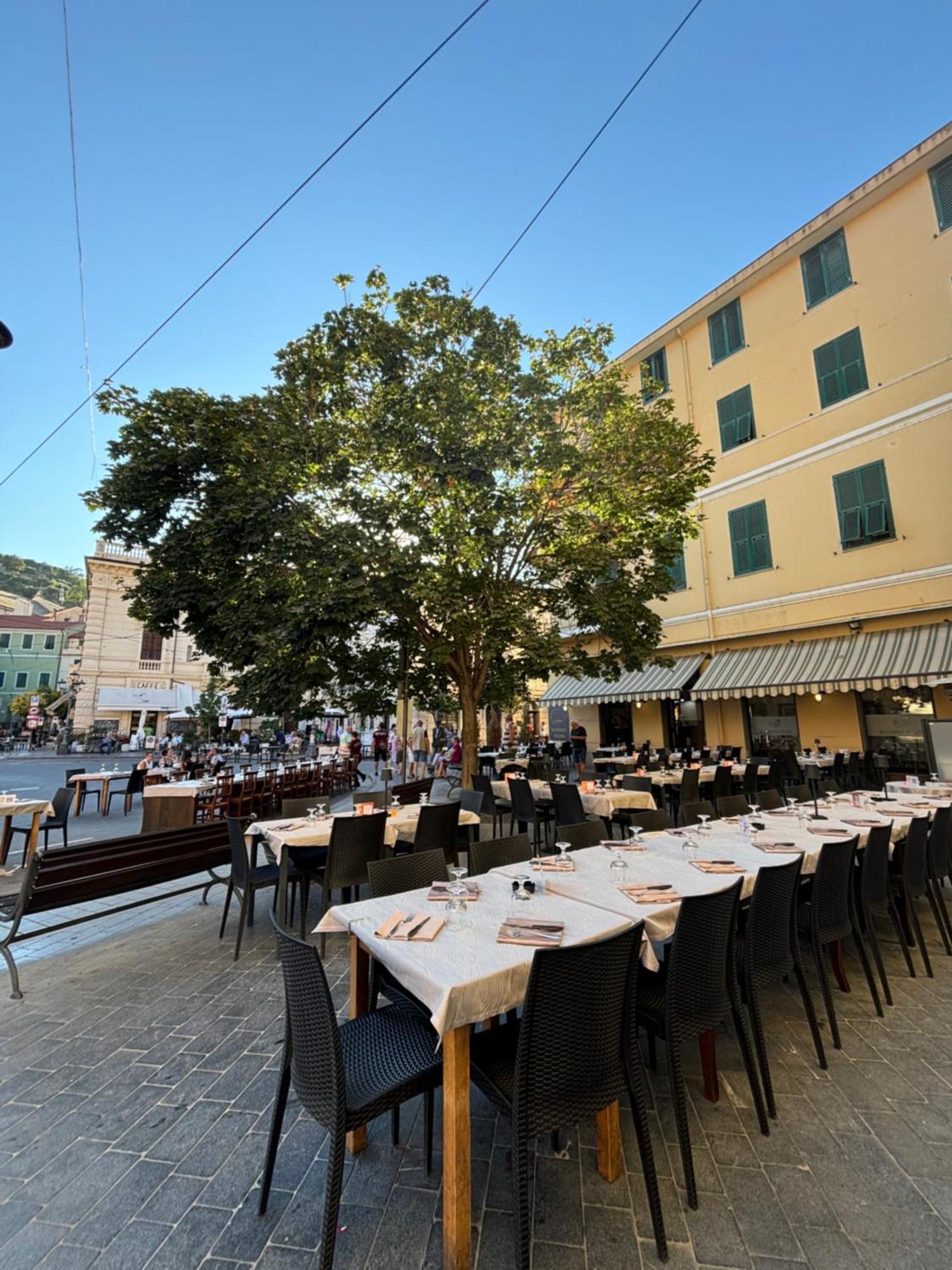 Albergo Florida Taggia Exterior photo